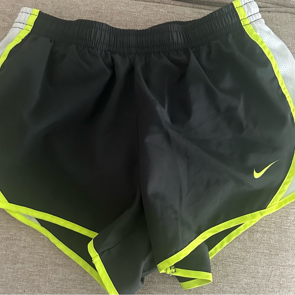 Girl’s Nike Shorts size small